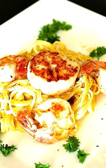 shrimp and scallop linguine alfredo by mila0506 on Flickr.