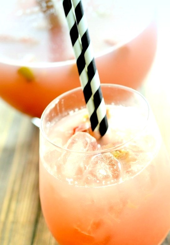 Summer Rhubarb Lemonade